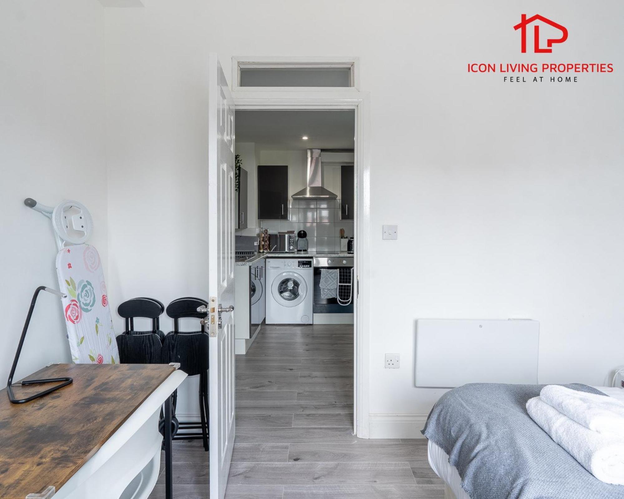 1 Bedroom Arch-View Apartment 2 By Icon Living Properties Short Lets & Serviced Accommodation With Free Parking ลอนดอน ภายนอก รูปภาพ