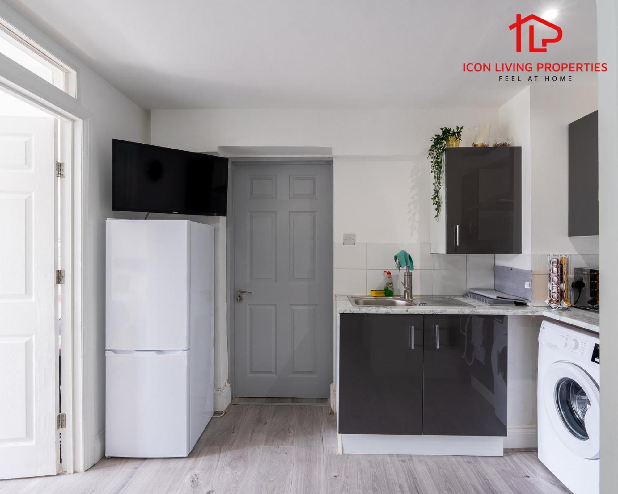 1 Bedroom Arch-View Apartment 2 By Icon Living Properties Short Lets & Serviced Accommodation With Free Parking ลอนดอน ภายนอก รูปภาพ